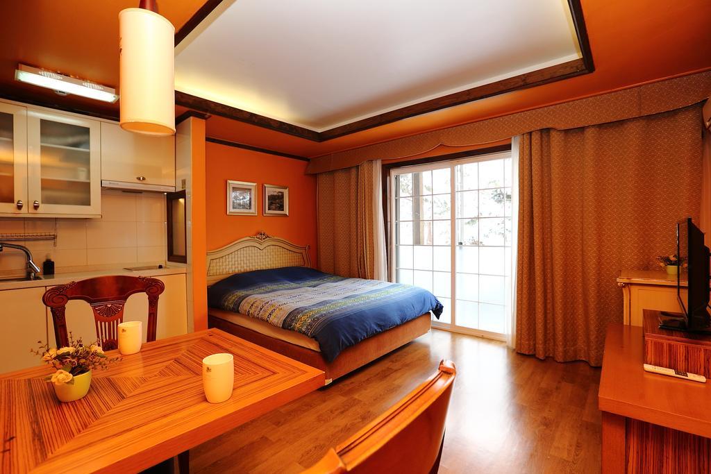 Bench House Villa Пьончан Екстериор снимка