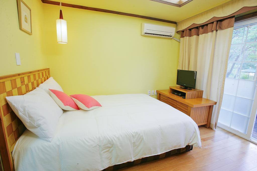 Bench House Villa Пьончан Екстериор снимка